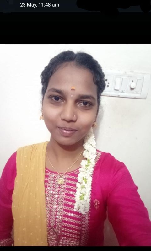 V. மீனா 